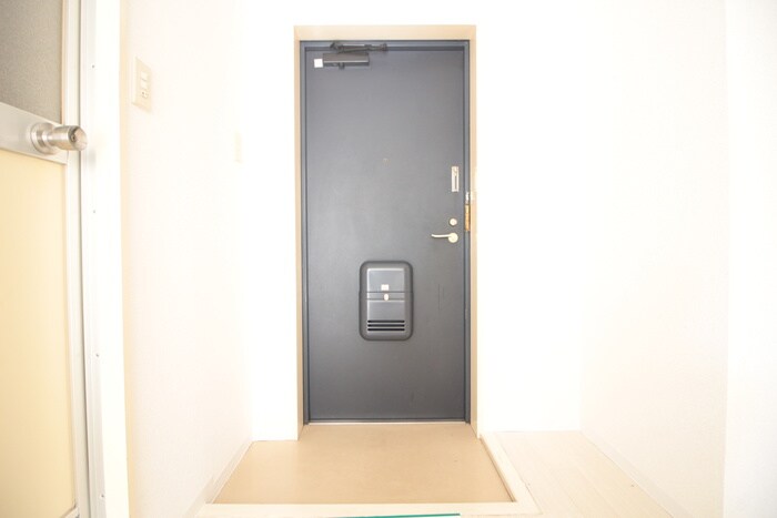 物件内観写真14　(玄関)