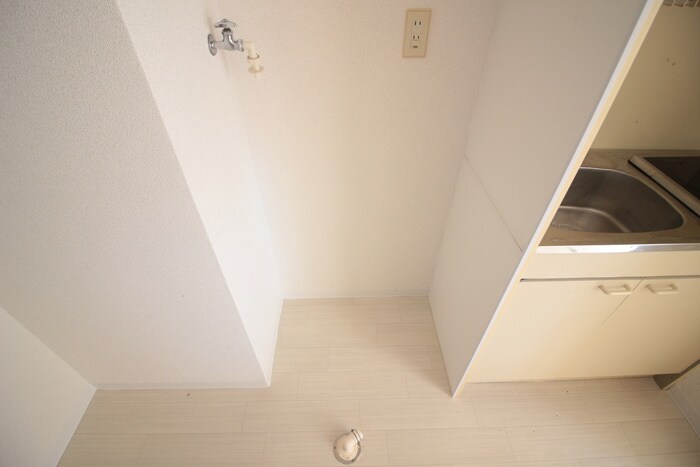 物件内観写真16　(洗濯機置場)