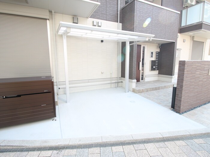 物件外観写真3　(駐輪場)