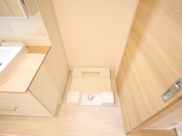 物件内観写真12　(洗濯機置場)