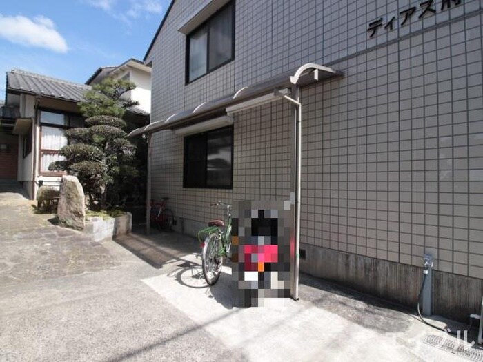 物件外観写真2　(駐輪場)