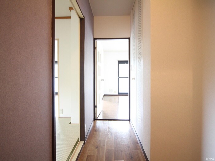 物件内観写真18　(廊下)