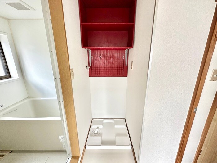 物件内観写真11　(洗濯機置場)