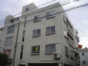山下マンション外観写真