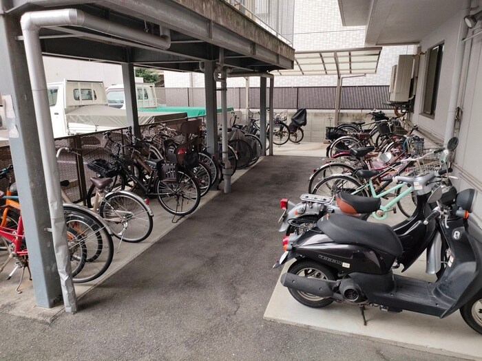 ル・クレール三篠の駐輪場