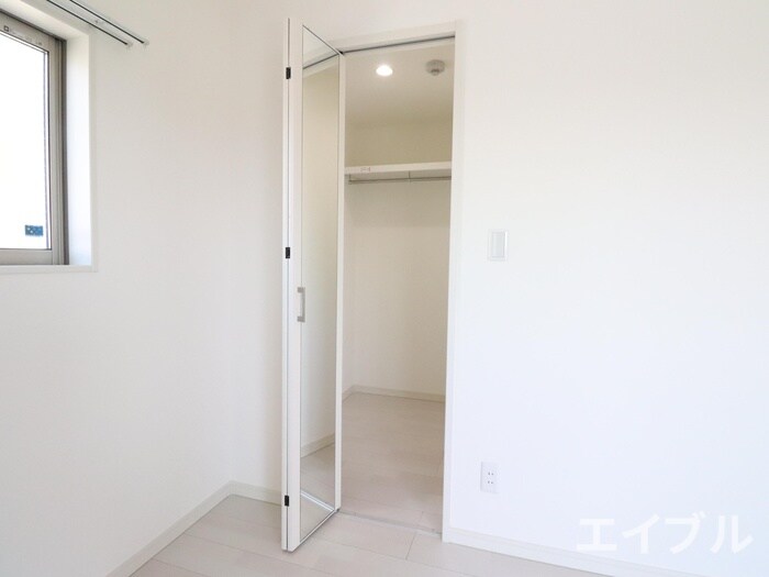 物件内観写真12　(収納)