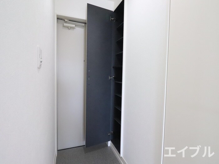 物件内観写真12　(靴箱)