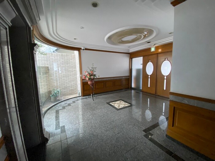 物件外観写真4　(エントランス部分)