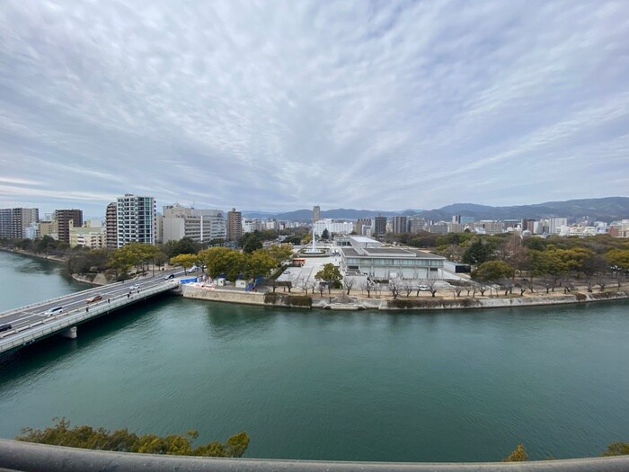 物件内観写真18　(室内からの展望)