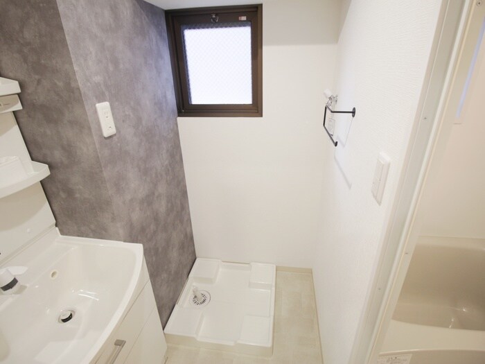 物件内観写真8　(洗濯機置場)