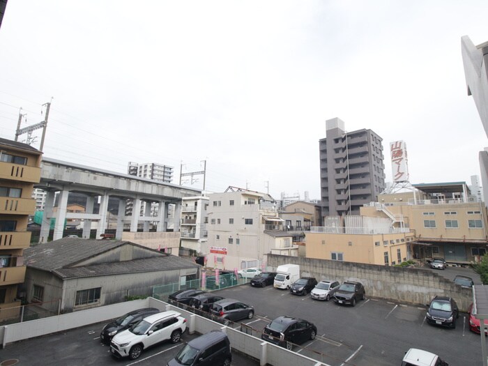 物件内観写真12　(室内からの展望)