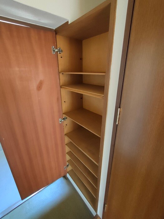 物件内観写真12　(靴箱)