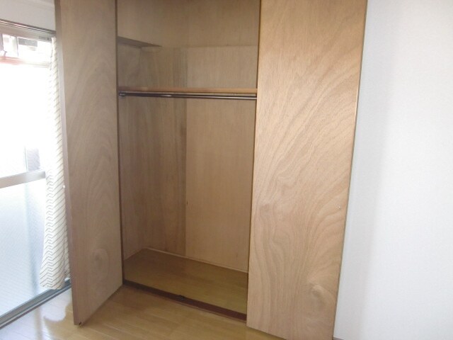 物件内観写真12　(収納)