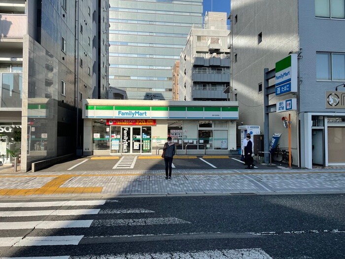 ファミリーマート西十日市店