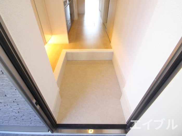 物件内観写真17　(玄関)