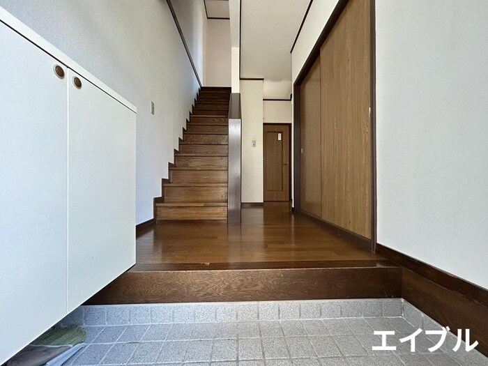 物件内観写真16　(玄関)