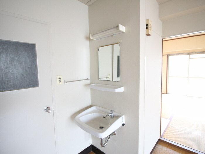 物件内観写真11　(洗面)