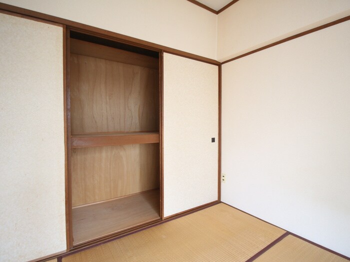 物件内観写真12　(収納)