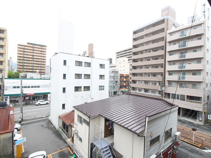 物件内観写真16　(室内からの展望)