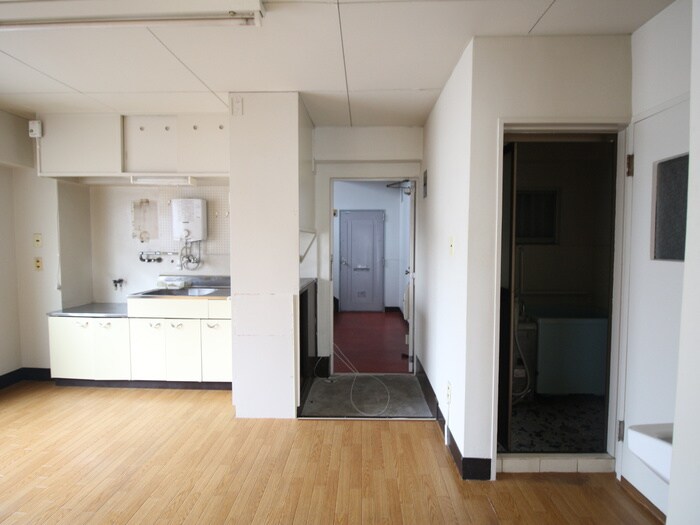 物件内観写真17　(廊下)