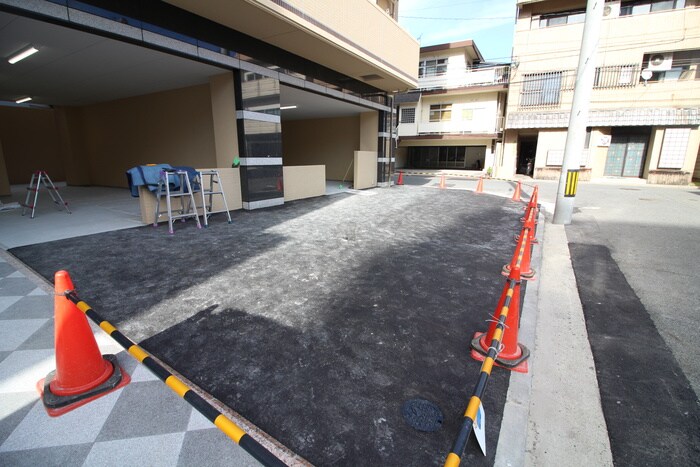 物件外観写真5　(駐車場)