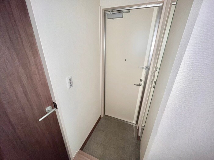 物件内観写真14　(玄関)