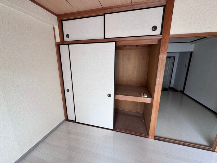 物件内観写真12　(収納)