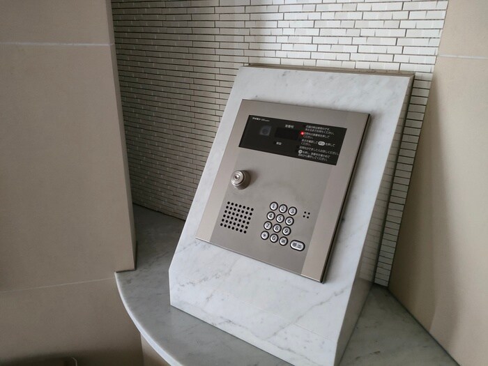 物件外観写真4　(エントランス部分)