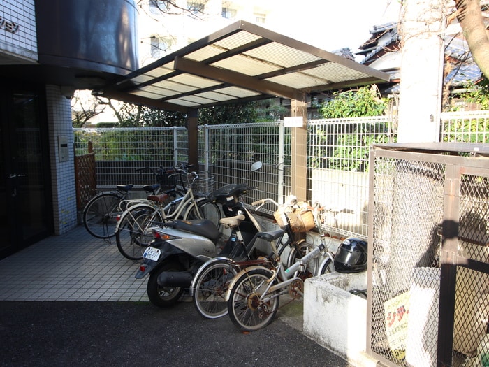 物件外観写真3　(駐輪場)