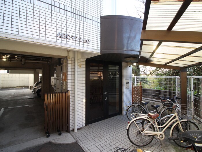 物件外観写真4　(エントランス部分)