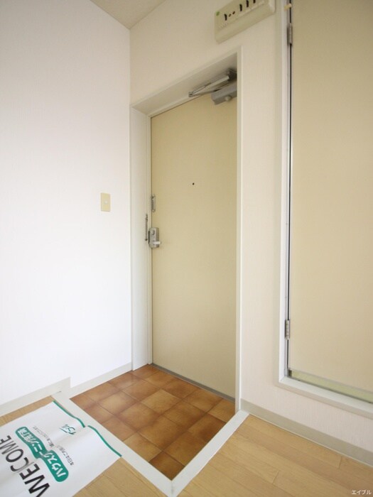 物件内観写真15　(玄関)