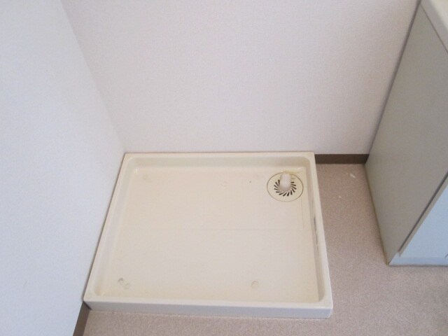 物件内観写真13　(洗濯機置場)