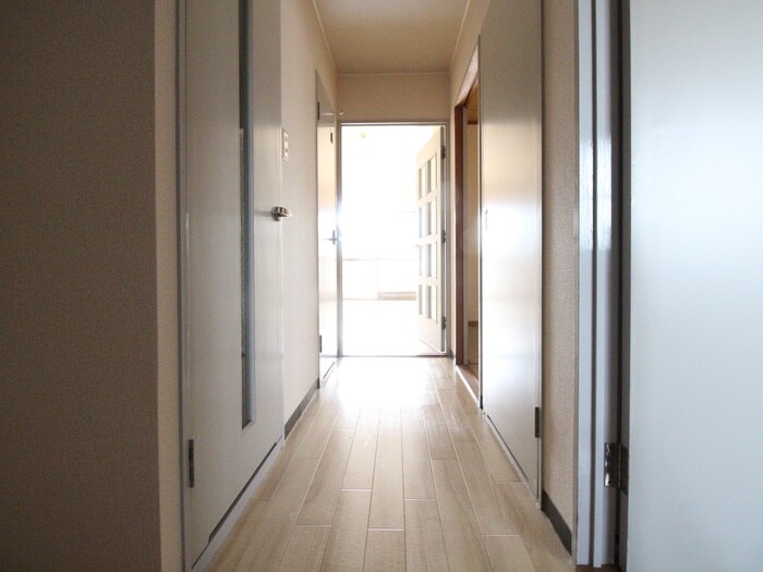 物件内観写真18　(廊下)
