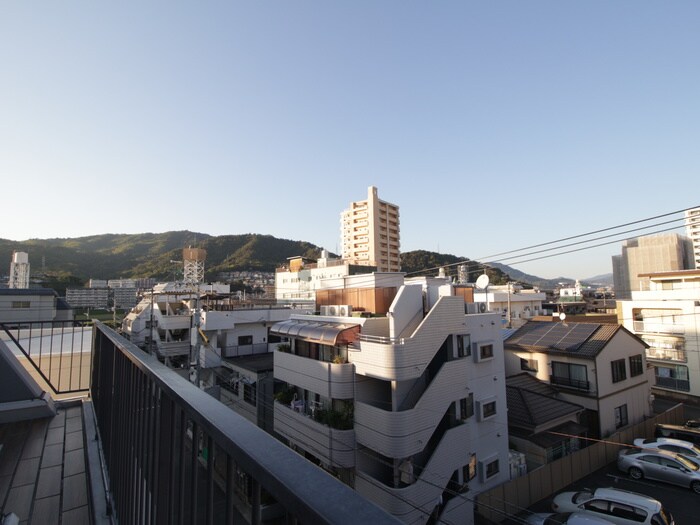 物件内観写真16　(室内からの展望)