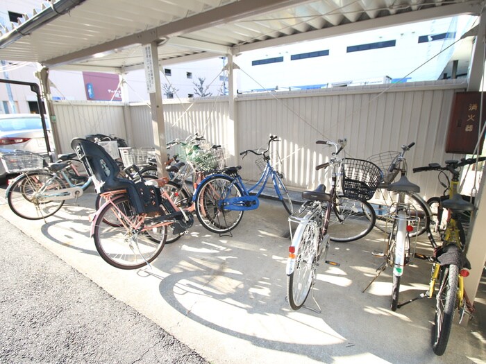 物件外観写真5　(駐輪場)