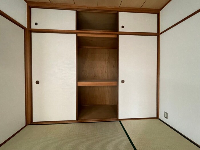 物件内観写真12　(収納)