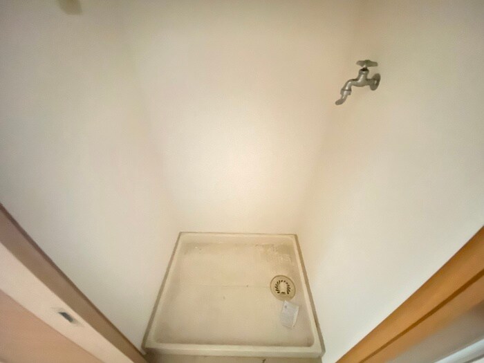 物件内観写真16　(洗濯機置場)