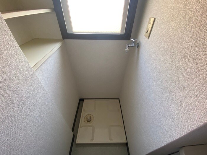 物件内観写真14　(洗濯機置場)