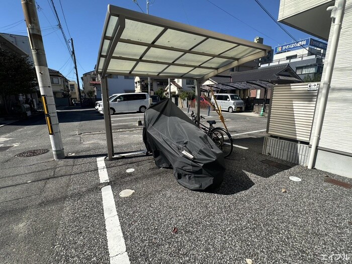 物件外観写真3　(駐輪場)
