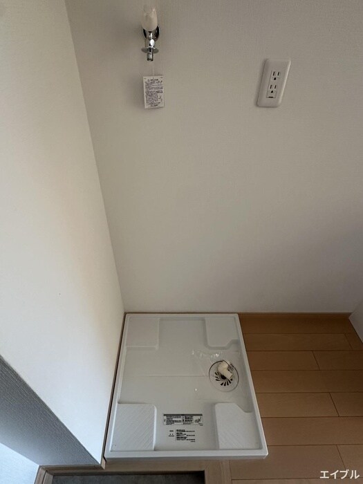 物件内観写真16　(洗濯機置場)