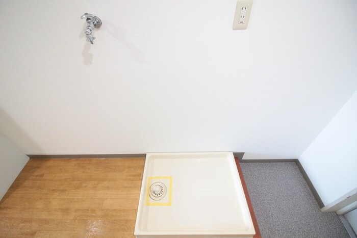 物件内観写真17　(洗濯機置場)