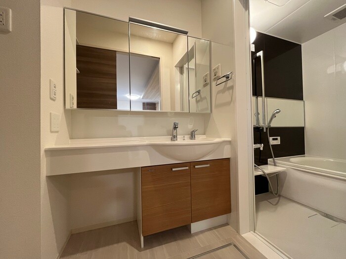 物件内観写真12　(洗面)