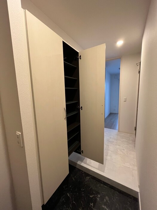 物件内観写真13　(靴箱)