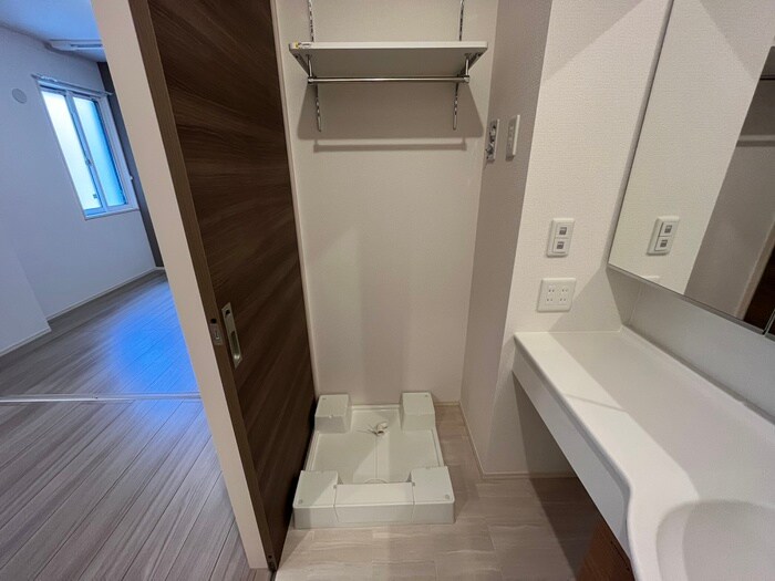 物件内観写真16　(洗濯機置場)