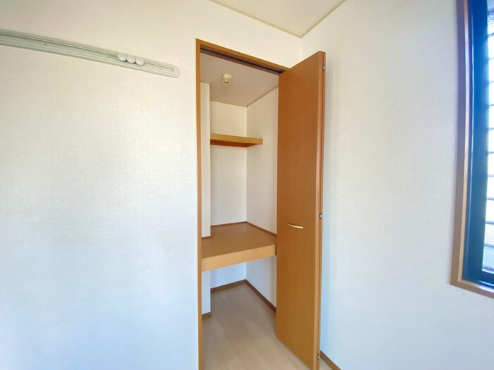 物件内観写真12　(収納)