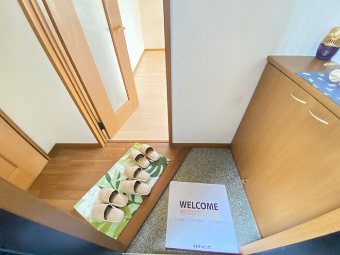 物件内観写真13　(玄関)