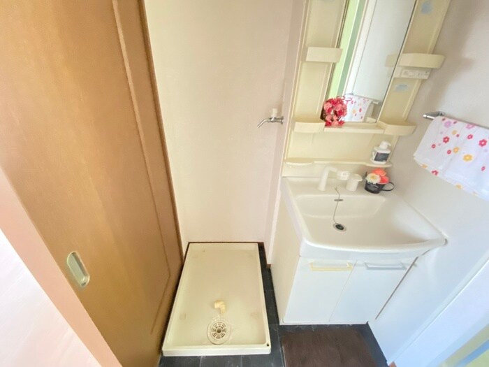 物件内観写真17　(洗濯機置場)