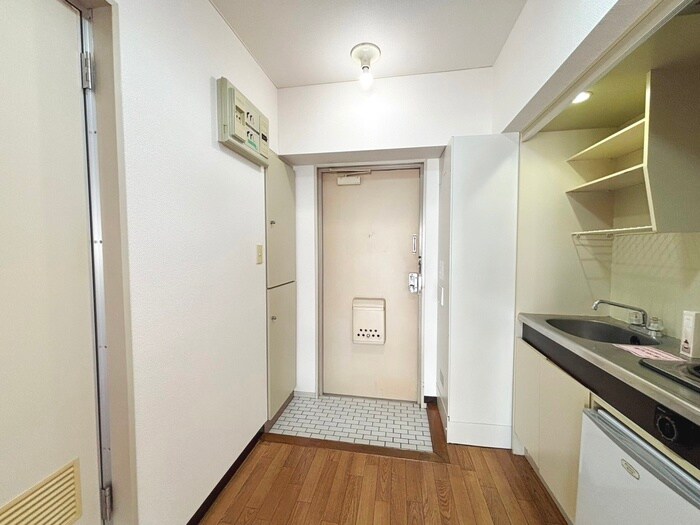 物件内観写真14　(玄関)