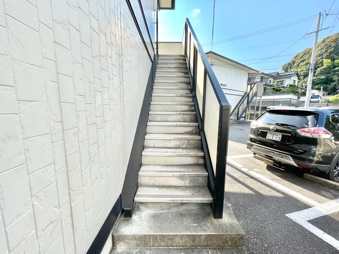 物件外観写真3　(エントランス部分)