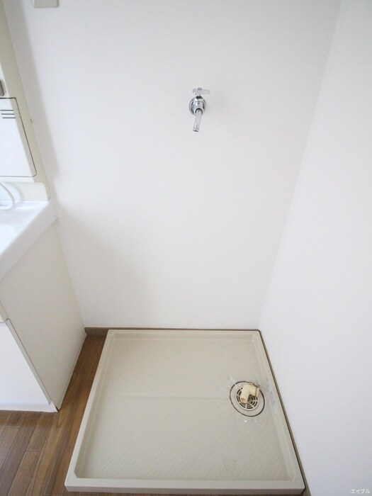 物件内観写真13　(洗濯機置場)